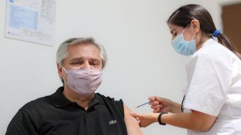 Cuál es el precio de las vacunas que quiere el Gobierno y por qué se trabó el envío de las de Sinopharm