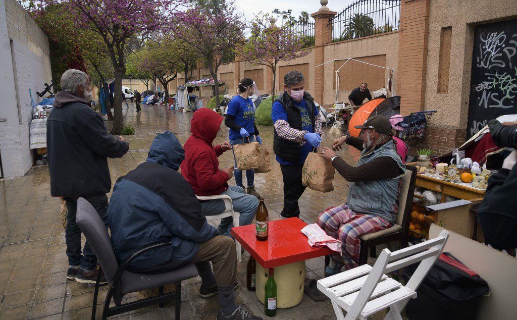 España vive un aumento de casos de pobreza por la pandemia que supera la crisis de 2008