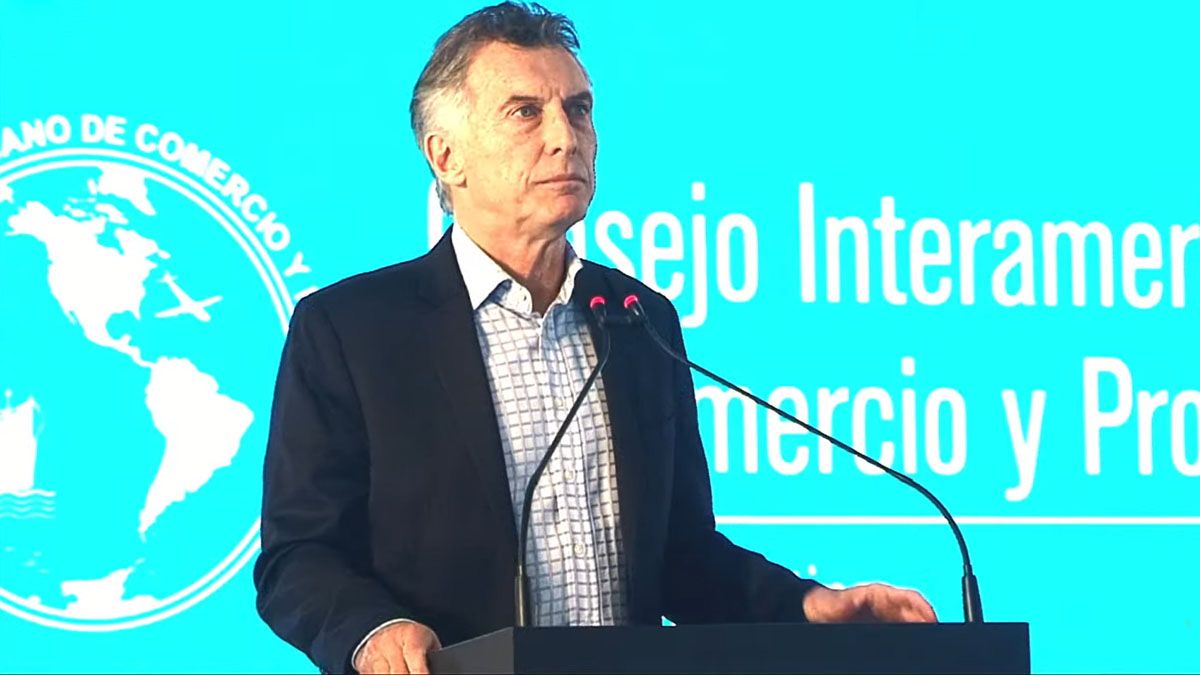 El expresidente dio un discurso frente a referentes de las cámaras de la industria, el campo, la construcción y el comercio, en La Rural