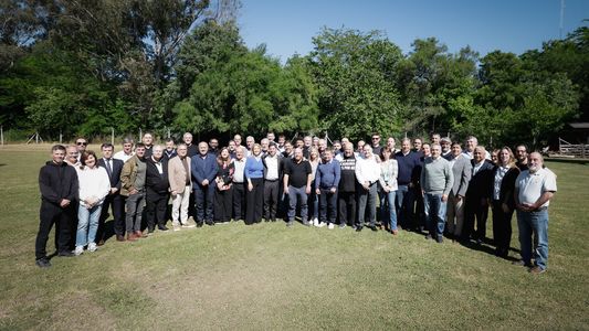 Intendentes bonaerenses reiteraron su apoyo a Kicillof por el desdoblamiento de las elecciones