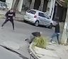 Video | Robo feroz en Castelar: persiguió a los ladrones y derribó a uno, pero terminó con un arma en la cabeza