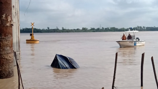 Río Paraná: buscan a un hombre de 36 años que desapareció tras chocar con su lancha