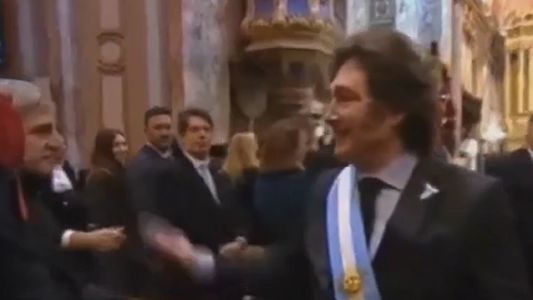 El momento en el que Milei esquiva a Nicolás Posse durante los saludos del Tedeum