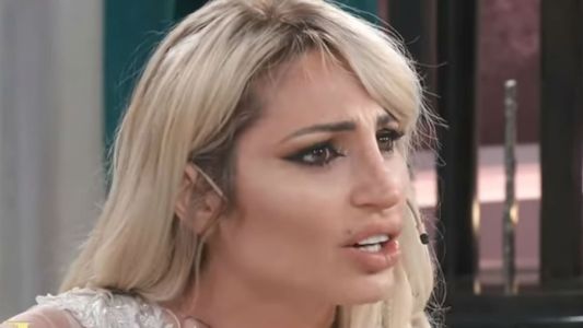 Acusan a Vicky Xipolitakis de auto lastimarse