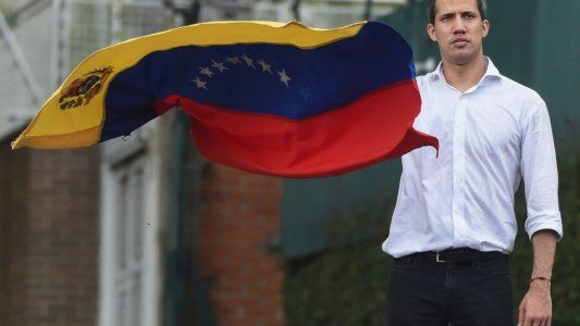 La oposición venezolana denuncia acoso policial antes de una sesión clave de la Asamblea Nacional