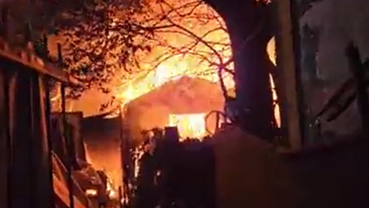 Explosión e incendio en un asentamiento precario de Villa Crespo. (Foto: captura de video)