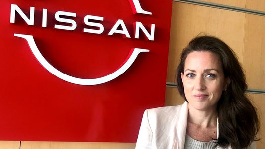 Nissan Argentina suma a Carolina Martinenghi
