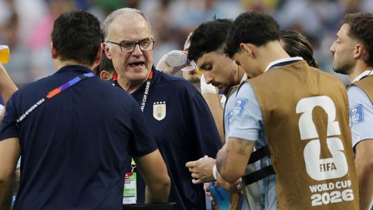 Escándalo en el Mundial: se filtraron detalles de la tensa reunión entre Marcelo Bielsa y los referentes de Uruguay