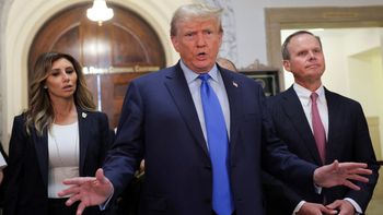 Donald Trump, en el banquillo de los acusados: críticas al juez y actitud desafiante