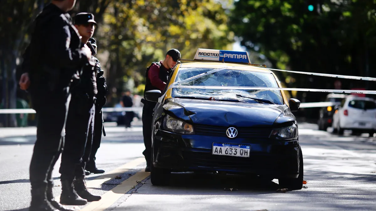 La Justicia investiga si el taxista que atropelló a las estudiantes francesas podía conducir