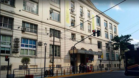 Hospital Gutiérrez: 25 trabajadores vacunados contrajeron Covid-19