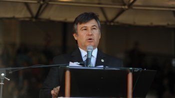 La Rural cruzó al gobernador de La Pampa por el protocolo de una escuela rural