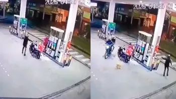 Tiroteo en una estación de servicio: un delivery se defendió de un robo y todo quedó filmado