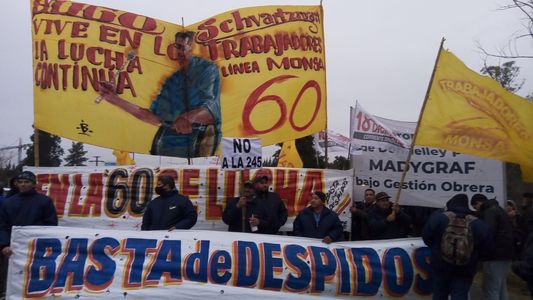 Paro en la línea 60: gremialistas levantaron el servicio y cortaron la autopista Panamericana