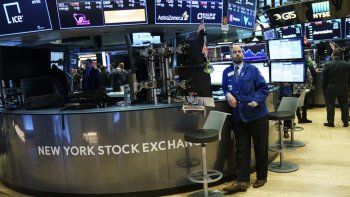 Caen las acciones de Facebook en la Bolsa de Nueva York