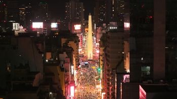 La Ciudad celebra los 90 años del Obelisco (Foto: Linda Buenos Aires). La Ciudad celebra los 90 años del Obelisco (Foto: Linda Buenos Aires).