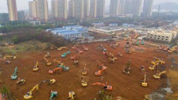 Coronavirus: China cierra un sector de la Muralla y construirá en sólo 11 días un hospital para tratar a los infectados