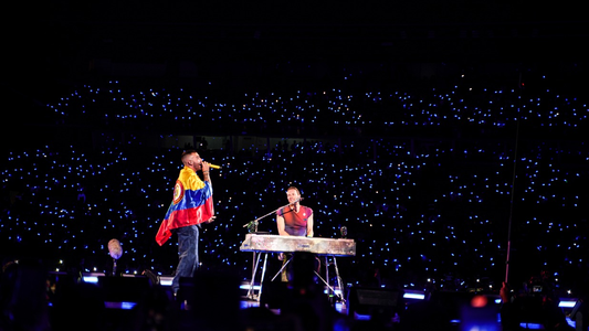 Coldplay y Manuel Turizo cantaron juntos el éxito mundial La Bachata
