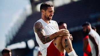 Duro golpe para el Papu Gómez: su regreso al fútbol se postergó y deberá seguir esperando para volver a jugar