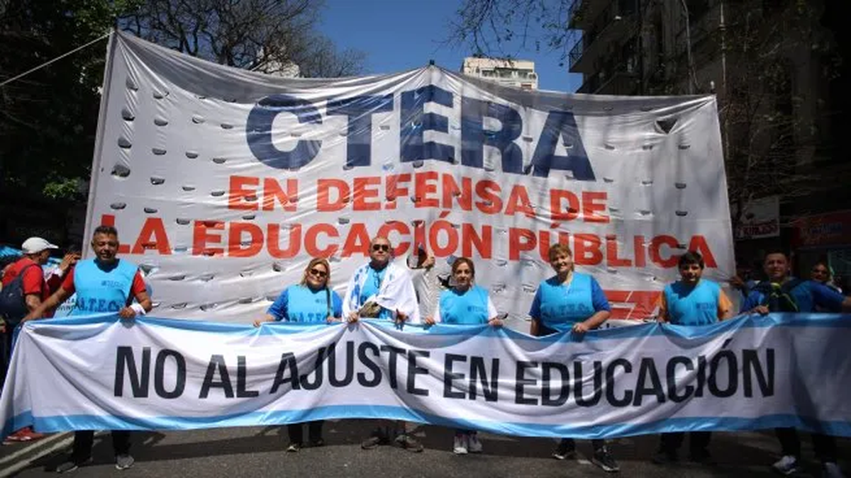 El gobierno dará un aumento al personal universitario a pesar de no haber llegado a un acuerdo con los gremios.