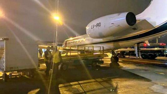 Más de 30 respiradores donados por Lionel Messi están en un depósito desde hace 10 meses