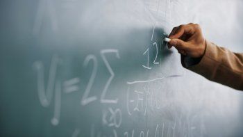 Sacar al chico del pizarrón: el plan con que el Gobierno quiere cambiar la forma de dar matemática de los últimos 70 años