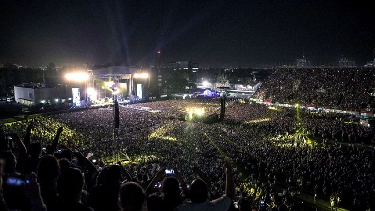 Coronavirus: el Gobierno evalúa restringir los eventos masivos para disminuir la velocidad de contagio.