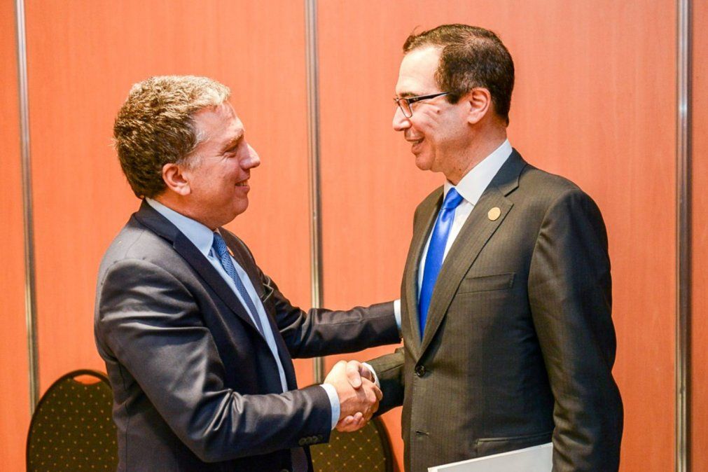 Dujovne quiere destrabar la crisis del acero y apela a la buena relación de Macri y Trump