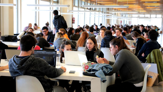 La UBA se manifestó contra el congelamiento presupuestario: Cuidemos lo que funciona