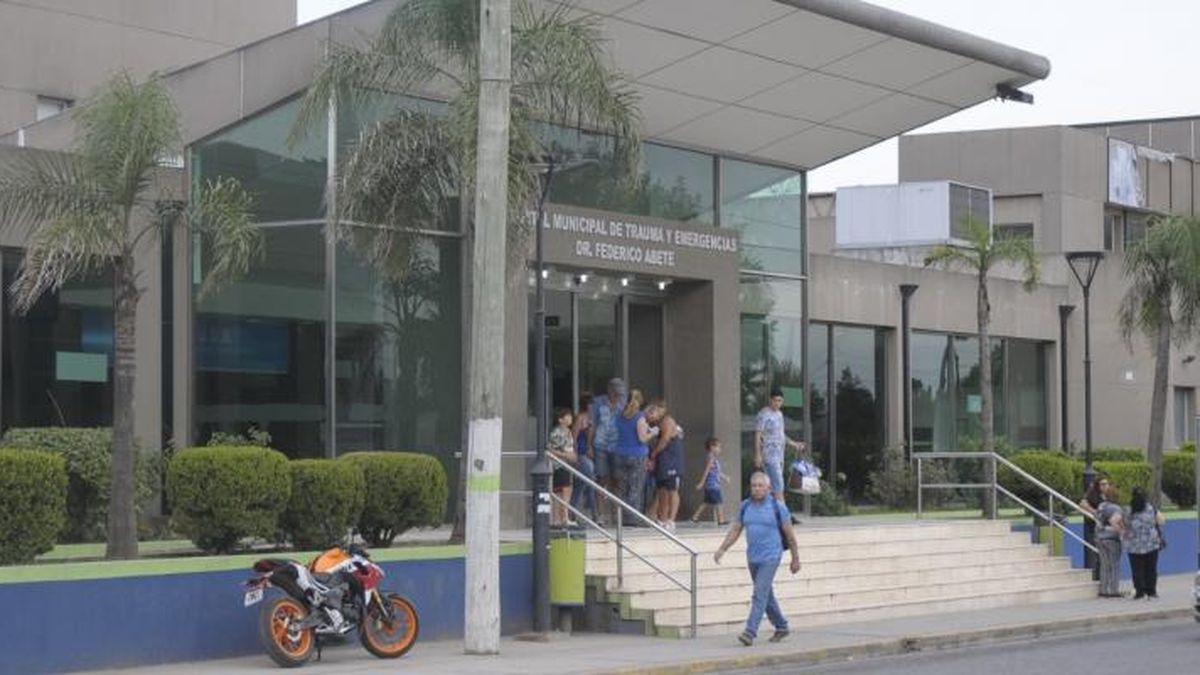 El hombre de 50 años murió en el Hospital Municipal de Trauma y Emergencias Doctor Federico Abete