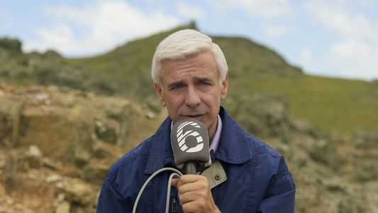 ¡IRRECONOCIBLE! Leonardo Sbaraglia da vida a un FAMOSO PERIODISTA ARGENTINO en la nueva película de NETFLIX