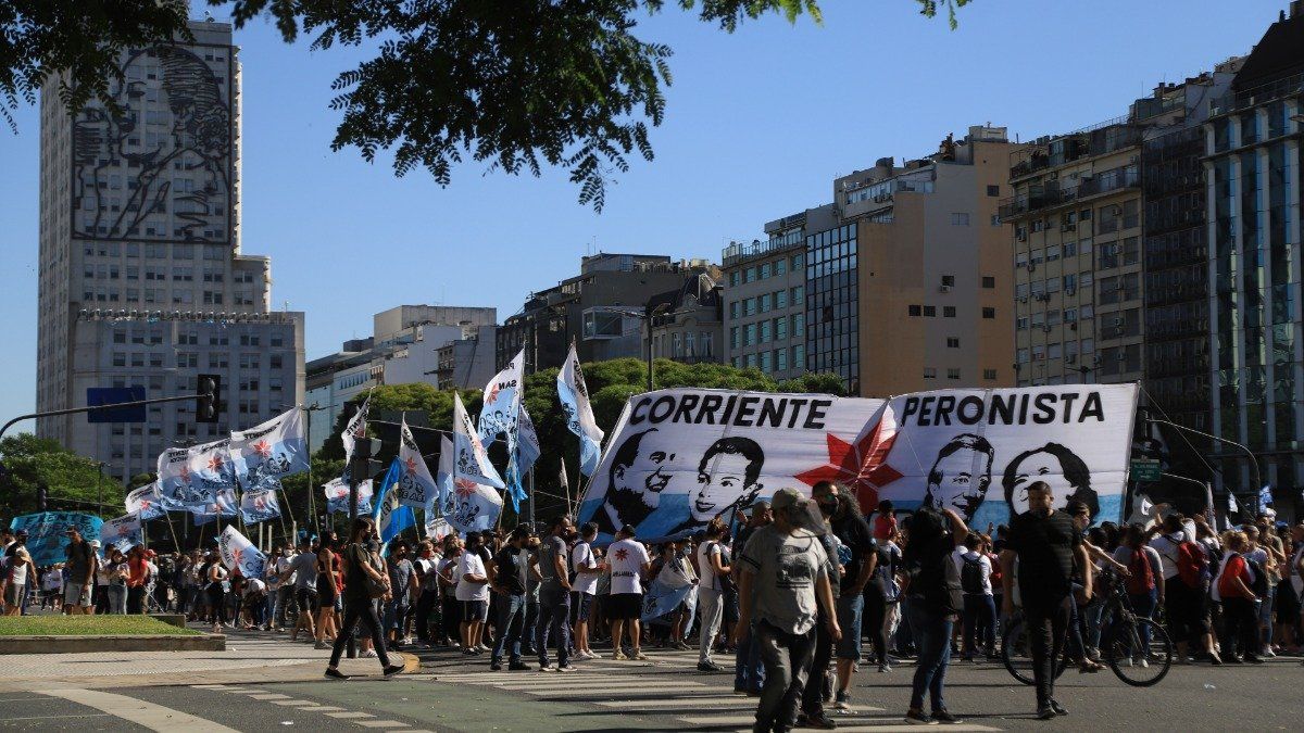 Referentes kirchneristas marcharon por una Navidad sin presos políticos