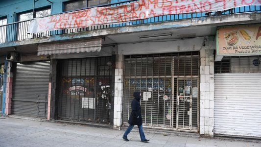 Según la CAME, cerraron 41.200 pymes y 90.700 comercios bajaron sus persianas
