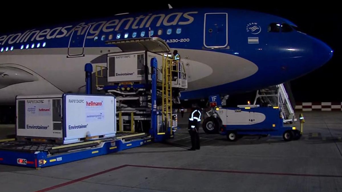 Un vuelo de Aerolíneas Argentinas traerá 800.000 dosis de vacunas Sinopharm desde China. Foto: Archivo.