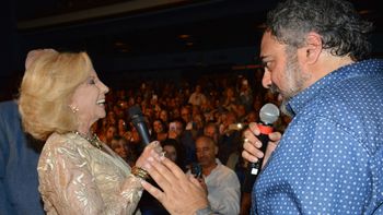 Mirtha Legrand vio el espectáculo de Roberto Moldavsky: qué le obsequió el humorista