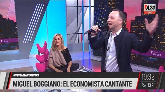 El economista Boggiano deslumbró con su faceta de cantante con Viviana Canosa