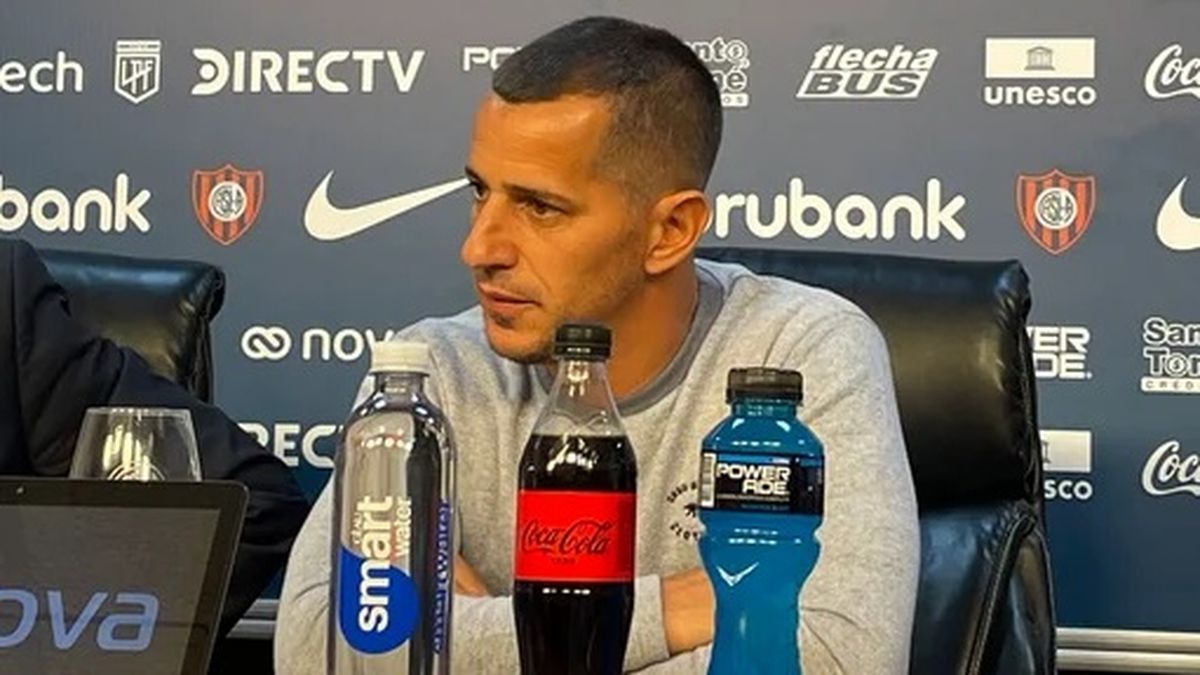 El ídolo del Ciclón era el DT de la reserva y se mostró feliz por llegar a ser el técnico de la primera (Foto. Archivo).