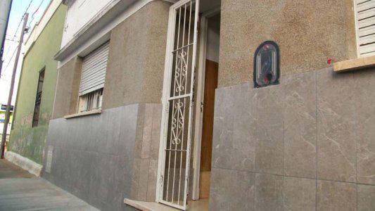 Murió junto a su bebé tras intentar dar a luz sola siguiendo un tutorial en la web