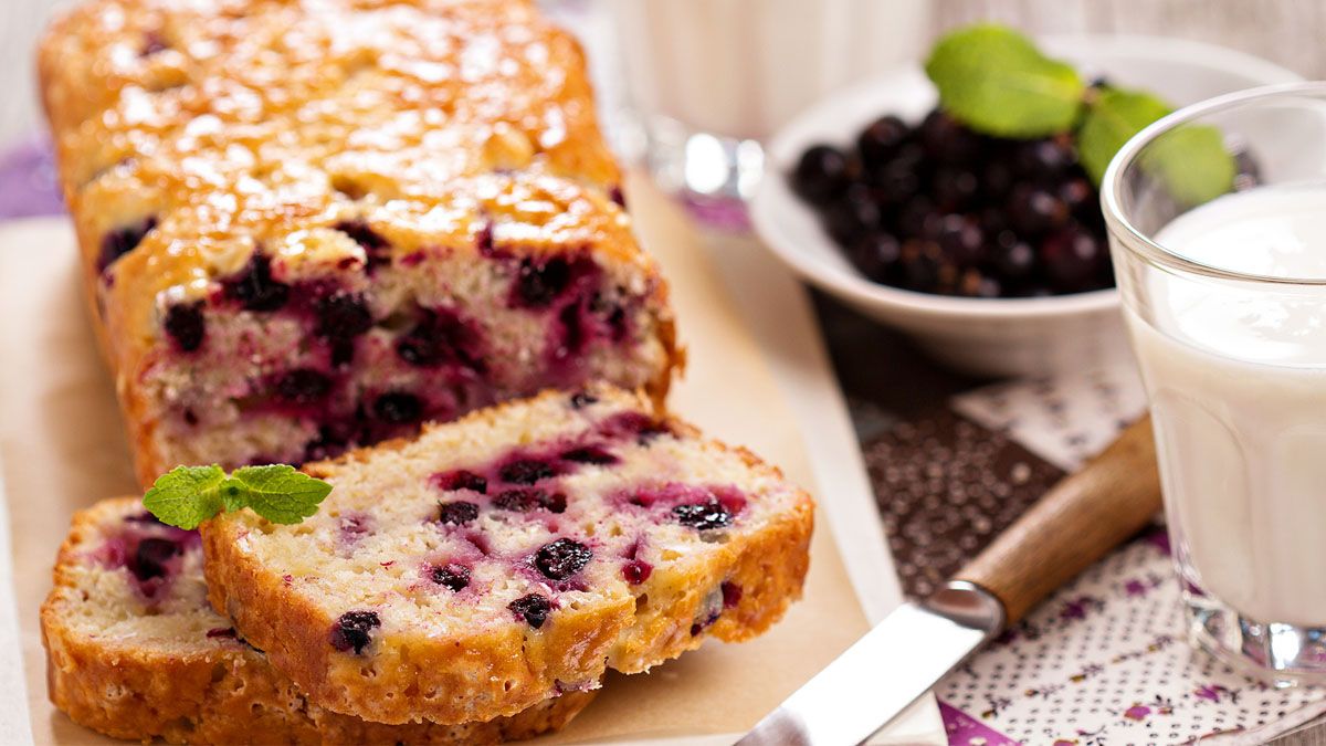 Receta de budín de frutos rojos: cómo prepararlo en casa sin complicaciones
