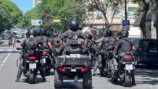 Denuncian a las fuerzas de seguridad por los controles policiales durante la movilización en apoyo a Cristina Kirchner