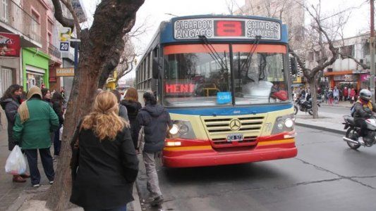 Empresas de colectivos del interior paran por 24 horas en reclamo por salarios adeudados