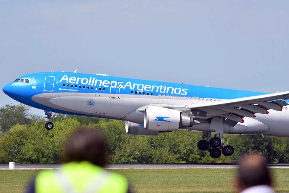 Confirman para esta noche un vuelo de Aerolíneas para traer más dosis de la vacuna Sputnik V
