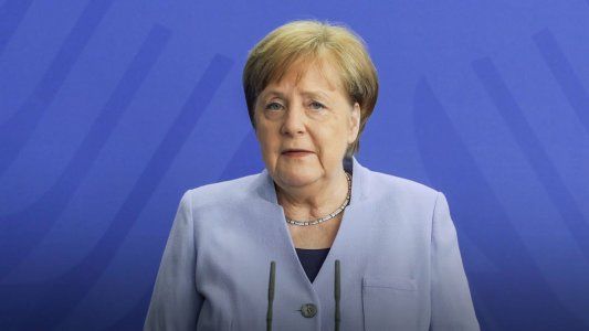 Angela Merkel abandona la cuarentena, mientras Boris Johnson sigue con fiebre por el coronavirus