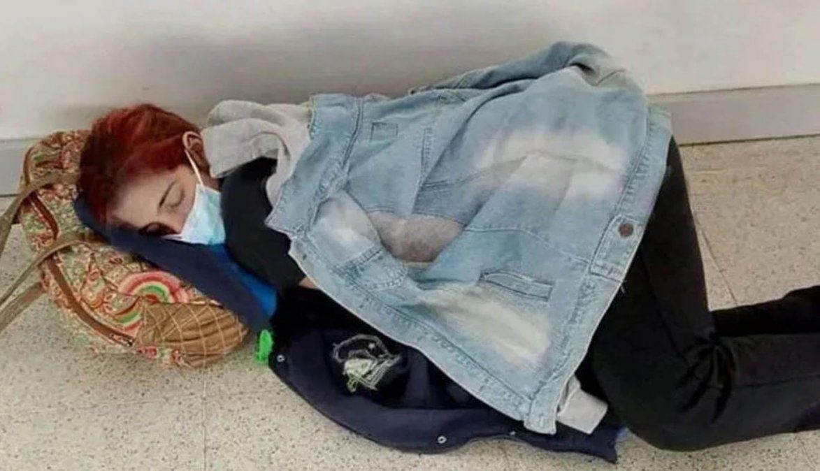 La mamá contó que insistió tres veces en Admisión para que los hicieran pasar porque Lara se desmayaba y