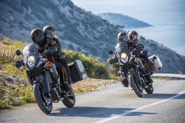 ¿Qué llevar en un viaje en moto?