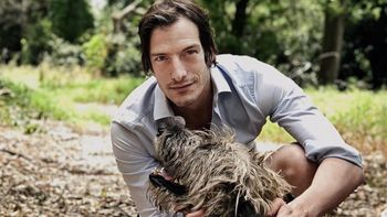 Iván de Pineda presentó a su gigante mascota: ¡Mide más de 80 centímetros!