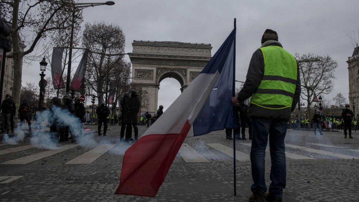 Los chalecos amarillos salen otra vez a las calles de Francia y ya hay decenas de detenidos