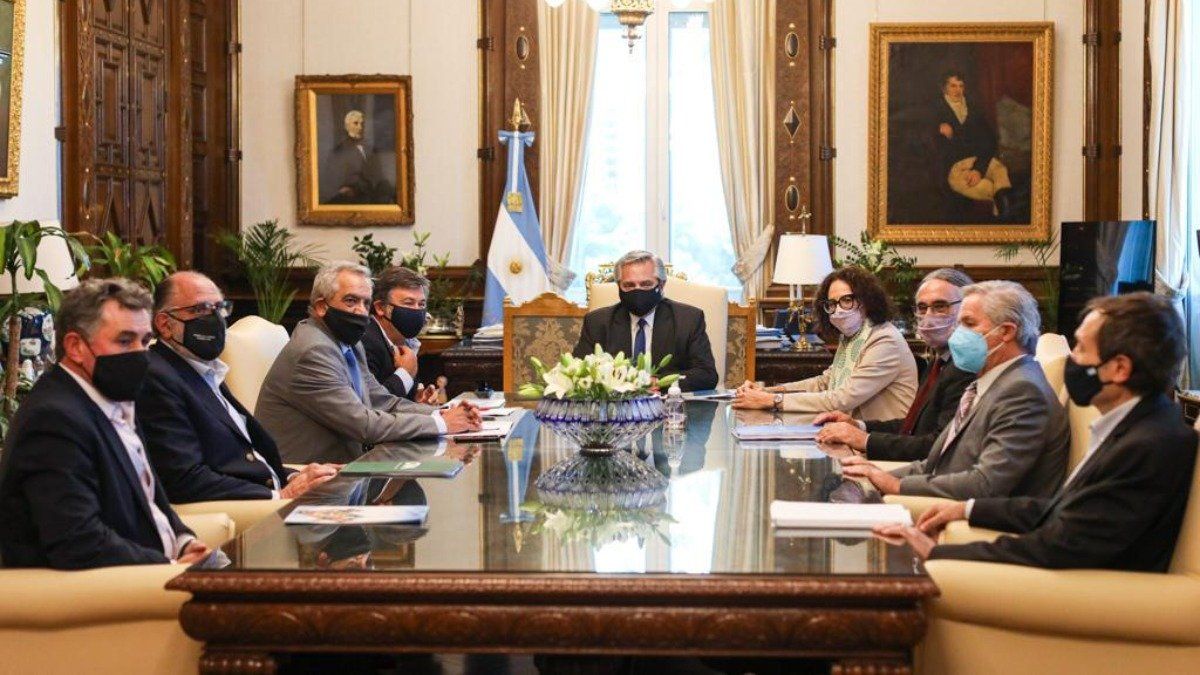 La última vez del Presidente Alberto Fernández junto a la Mesa de Enlace y parte de su Gabinete. 