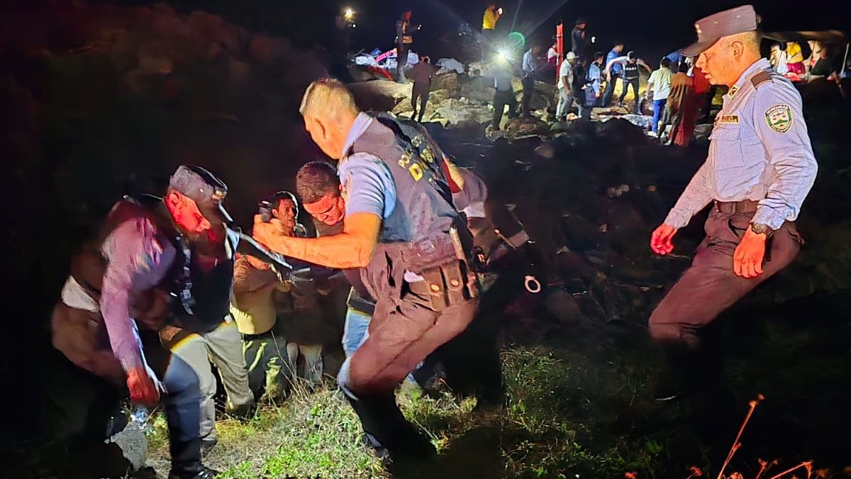 Contin&uacute;an las tareas de rescate en Honduras. A&uacute;n hay una persona desaparecida. (Foto: Gentileza diario La Tribuna)