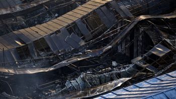 Video: un incendio destruyó el mercado cubierto más antiguo de París